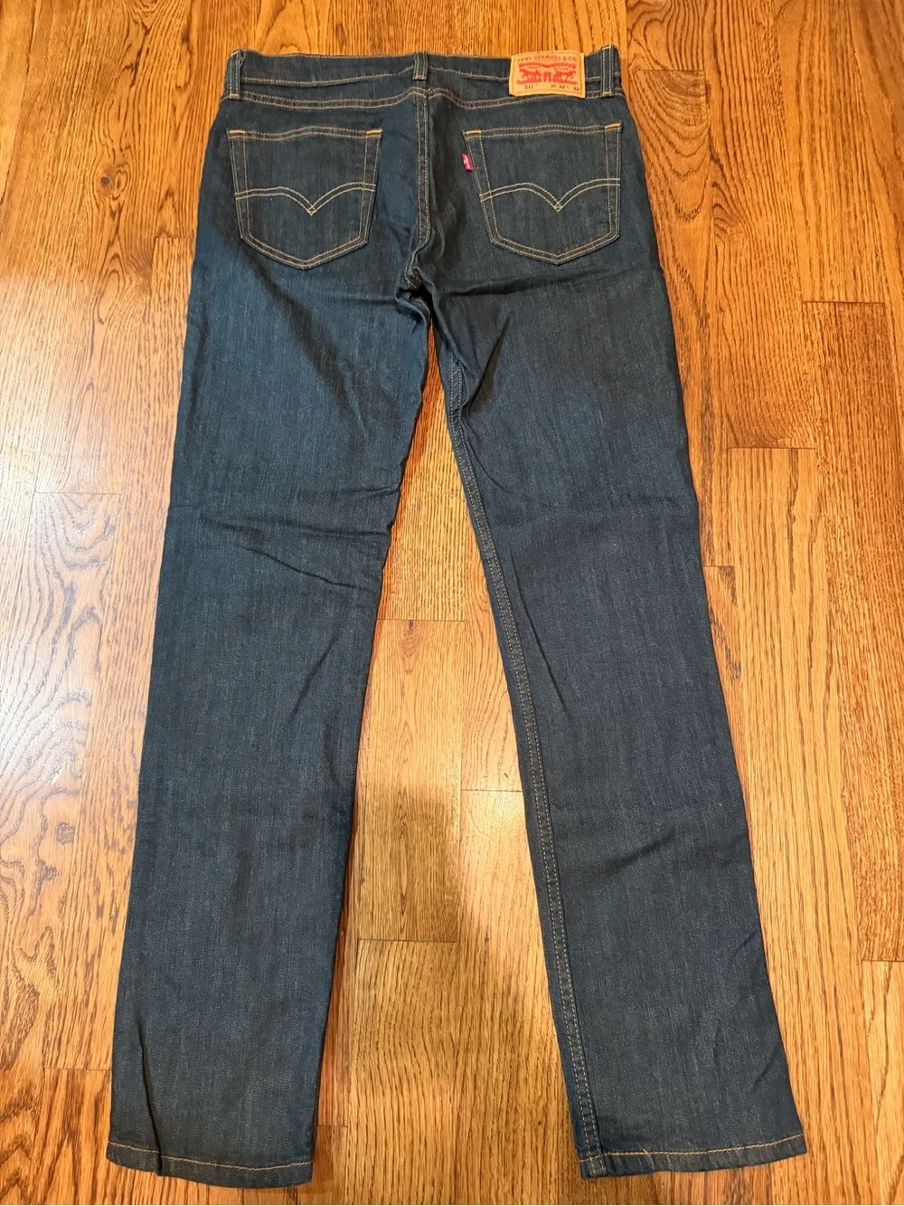 Levis slim leg